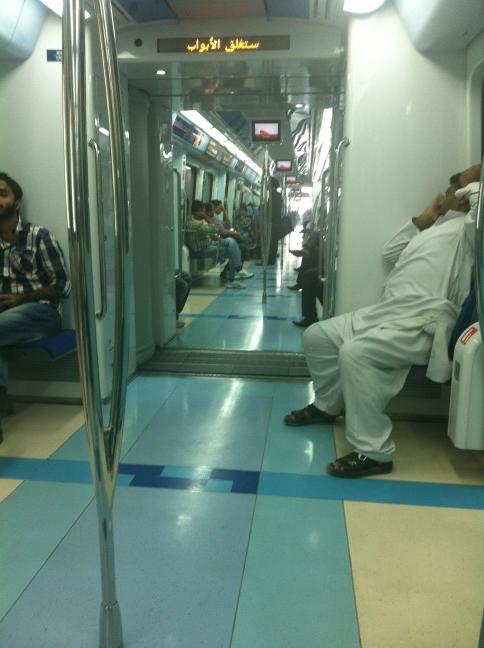 Firefly_Apoy's tweet photo. metro http://t.co/NXFVX960