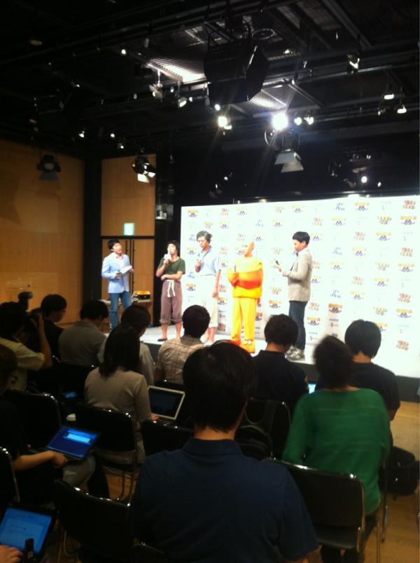 드뎌 옹달샘이 사고를 쳤네요~
지금은 유세윤,장동민,유상무의 오랜 우정의 결실이 나은 옹달샘쇼!!! 제작발표회~
6/22~6/24 올림픽공원에서 직접 확인해보세용^^