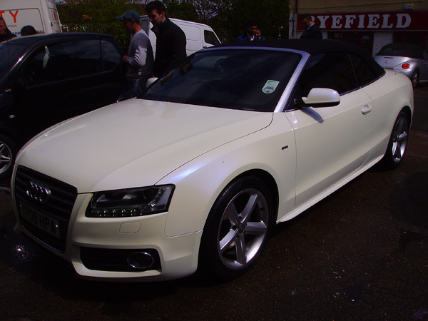 Audi A5 Pearl White Wrapping in London
wrappingcars.co.uk/index.php/audi…
