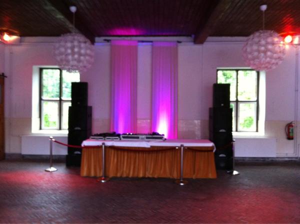 VelOrevents's tweet photo. Show gala Lorentz College @ Kasteel Heeze met DJ @DaanGeeven http://t.co/uVJZlcLV