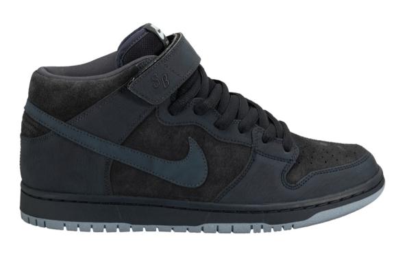 nike sb dunk mid with strap