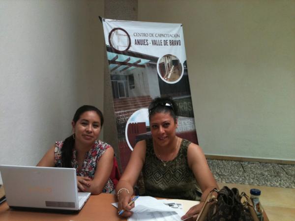 01Hermila's tweet photo. @gmo_calderon felicidades excelente equipo de trabajo. Gracias conferencia proyecto de vida #cecytemDEEXCELENCIA http://t.co/I4aSppkt