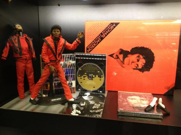 thiagomendes33's tweet image. Sessão de colecionadores da Fnac. Se desprende da matéria, vai.. haha #superfã