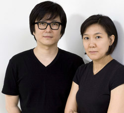 "지금의 예술은 예술계에서의 입지 확보, 작가로서의 성공을 위한 수단으로 전락했다" 작가문경원과 전준호는, 시인 고은, 과학자 정재승ㆍ최재천 교수 등 찾아다니며 미래의 예술, 진정한 아름다움에 대해 질문했습니다.