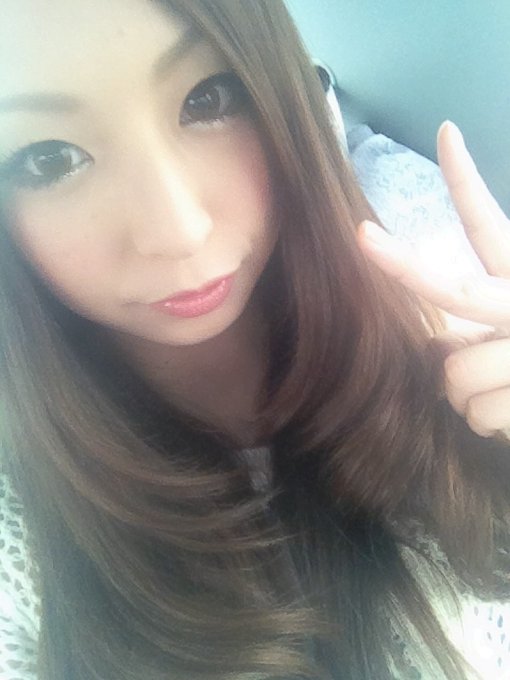 今日わ大阪でお仕事なのだあ(｡╹&omega;╹｡)るんるん♪みなさんもお仕事や学校など頑張ってください★ http://t.co/QhWD5tPU