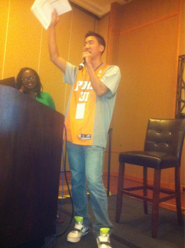 PayneCFGOffsite's tweet photo. @offsiteJLiu trying to regain control of the room #offsite2012 http://t.co/Gaz3rVko