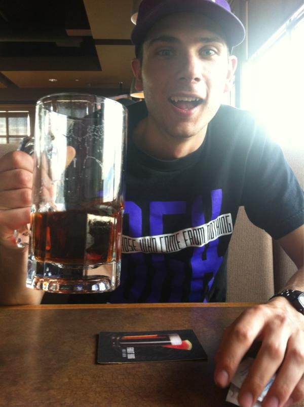 DrJonesz's tweet photo. At Brewster's getting some brewskis before MIB http://t.co/vXAwzxUr