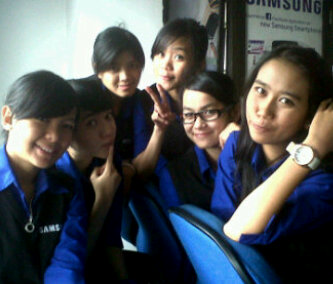 ThaDarmawan89's tweet photo. Cemungud bt SAMSUNG crew http://t.co/fvOhMu5q