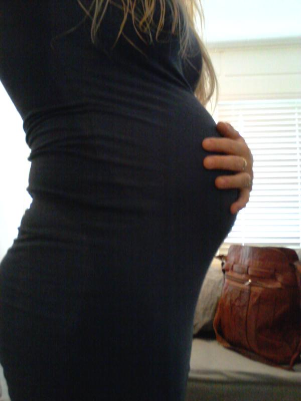 kimstarr_'s tweet photo. 22 weken http://t.co/8H8Ik7a2