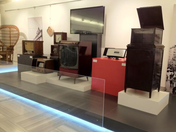 Geçmişten Günümüze Beyoglu'nda Tasarım sergimizin açılışı 18'de Beyoğlu Sanat Galerisi'nde. Hepinizi bekliyoruz!