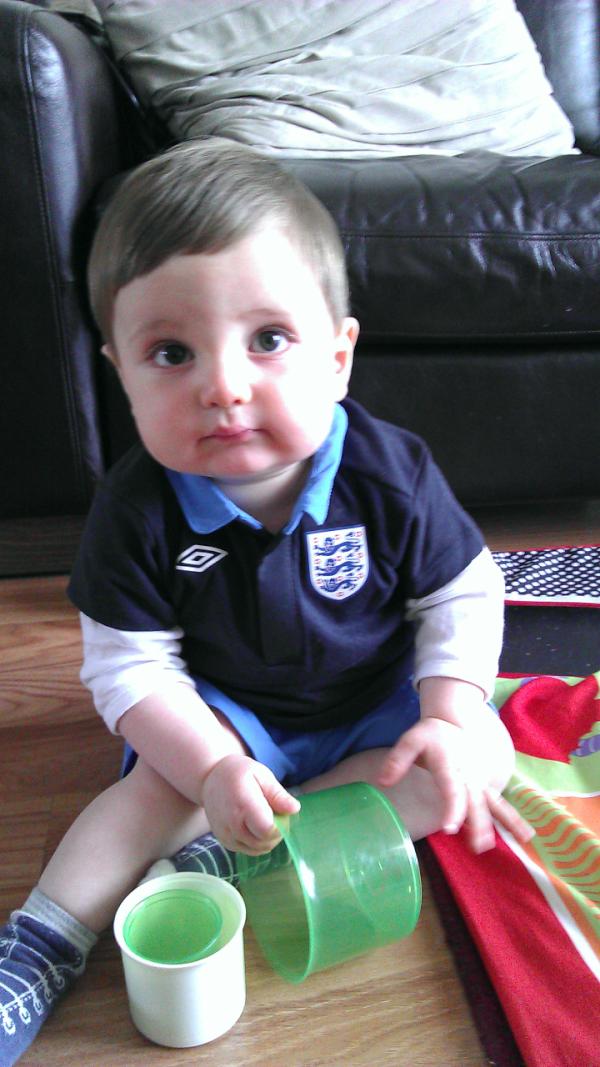 claret_jim's tweet photo. @arthurjwalker 
EN-GER-LUND, EN-GER-LUND, EN-GER-LUND! http://t.co/FPlBN7Ay