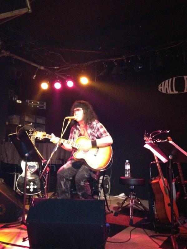 hiranabe's tweet image. 福井の #SS2012 未来警察のPANTAさん(写真)のライブに来ています。菊池琢己さんのギターに惚れた！