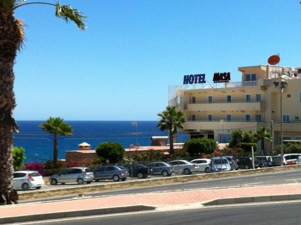 AntoonRoks's tweet photo. Lekker zonnetje vandaag temperatuur blijft steken op 30 graden http://t.co/yw7YbwMm