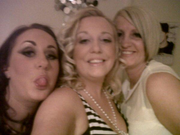 PhillipsDebbie's tweet photo. My girls xx http://t.co/dTBIAGiZ