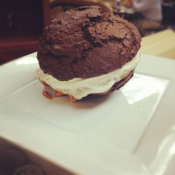 The_buzz_cafe's tweet photo. Whoopie pies! http://t.co/3f24RFcr