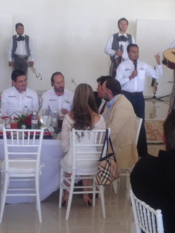 CarrilloCarlosD's tweet photo. @albertomercado http://t.co/uj3rgP3U
