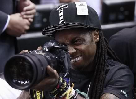 Lil Wayne is apart of the paparazzi http://t.co/KoPRMQjR