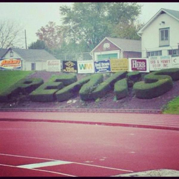 teddyk34's tweet image. haha just saw this on our class fb page. Supposed to say BEARS #class07 #goodtimes #seniorprank