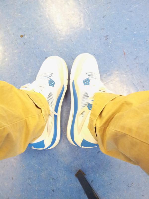 HOLLYWOOD_HOES_'s tweet image. Just cause it was a blue day and it was the last one #wdywt #Jordan #4's #military4's