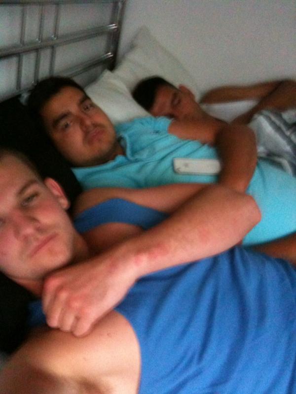 itsmikecarter's tweet image. 3 in a bed #badway