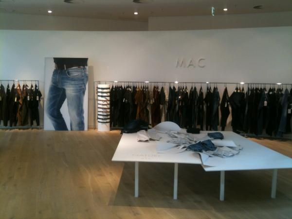 MACjeans's tweet photo. Showroom Hall 30 Dusseldorf http://t.co/kdz3aOmp