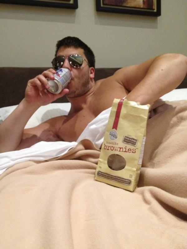 MusclesGlasses's tweet photo. Time to wake up and force this day to give you a blumpkin. Don't forget to eat a hearty breakfast! http://t.co/G9fs6VLQ