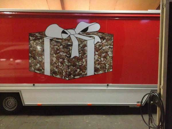 Het begint al een beetje op een echte <a href="/surprisenuts/">surprisenuts.nl</a> te lijken #in #belettering