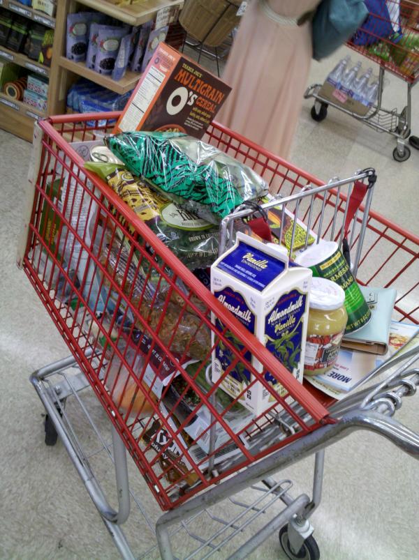 Jules_fvsm's tweet image. Its a full cart folks!! I love grocery shopping!  #funhobbies #food #health