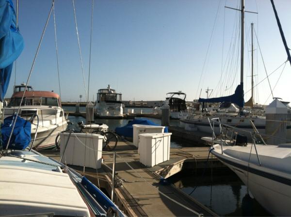 TeamGlowStick's tweet photo. Prepping to sail! http://t.co/YQsfJFs4