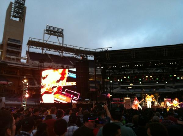 HomeyTim's tweet image. #clus #cae petco park chicks playing led zeppelin