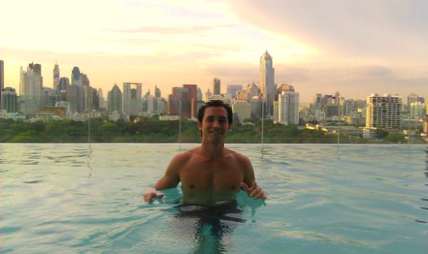KyleSmig's tweet photo. Having an awesome time modeling in Bangkok!! http://t.co/6aa4ZYD3