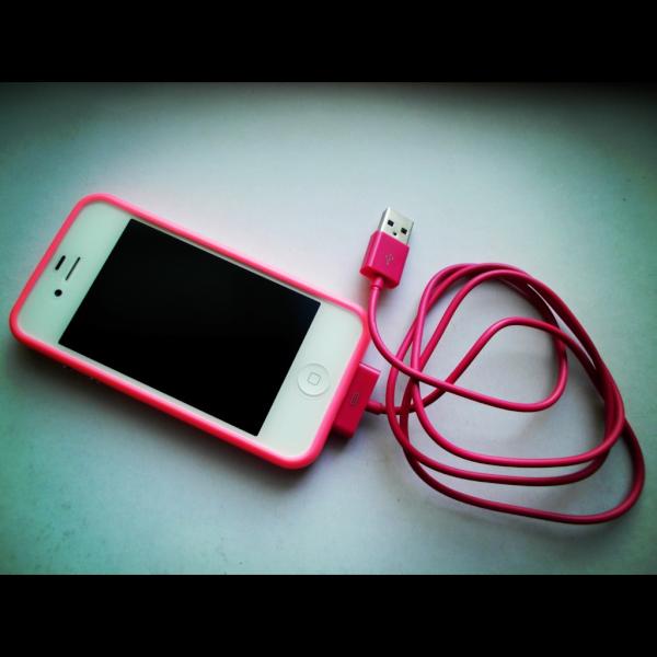 Bumper #pink e cavo in tinta su #iPhone #white!!!.. BUMX... #unpassoavanti