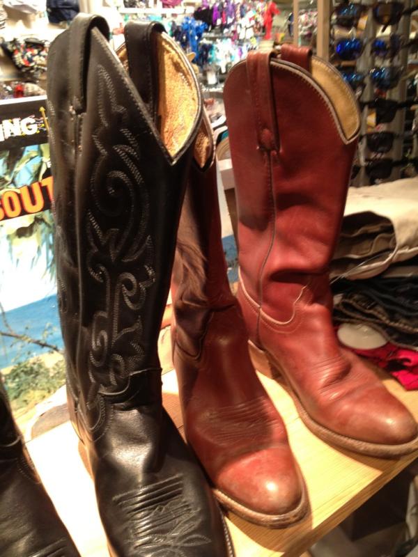 JeniseRussell's tweet photo. Hummmm decisions!!! #WEARETEAMCOWBOYS http://t.co/mfIBBcxV