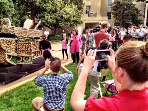 ChrisCarroll_'s tweet photo. Coverage of menacingly delicious cupcake tank @USArmy 237th B-day. @jhlad @attackerman @barbarastarrcnn @GTownCupcake http://t.co/fJqp0Mfm