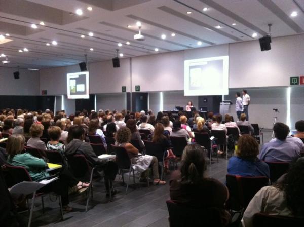 veronica_s_g's tweet image. Gran Exito El lanzamiento de E-jornades.Utilizado por más de 2000 usuarios (500 presenciales y el resto online).