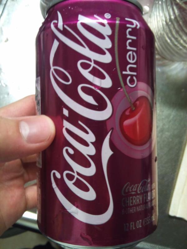 shellscript_kaz's tweet image. このコーラまじでクレイジー
明日はハックルベリーでライブだよー