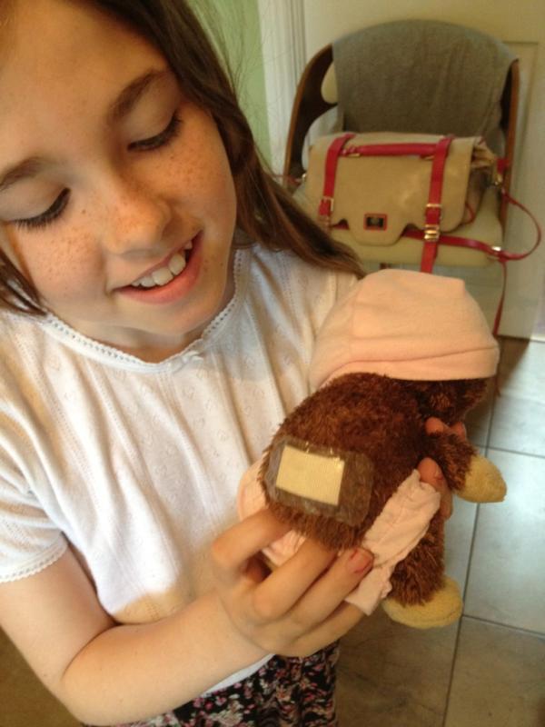 CallSignMorgan's tweet image. My sister Operated on her teddy monkey, this is the outcome... #TeddyDoc