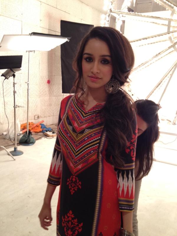 ShraddhaKapoor's tweet photo. And for some Desi-ness from today's shoot http://t.co/Na9kMsrT