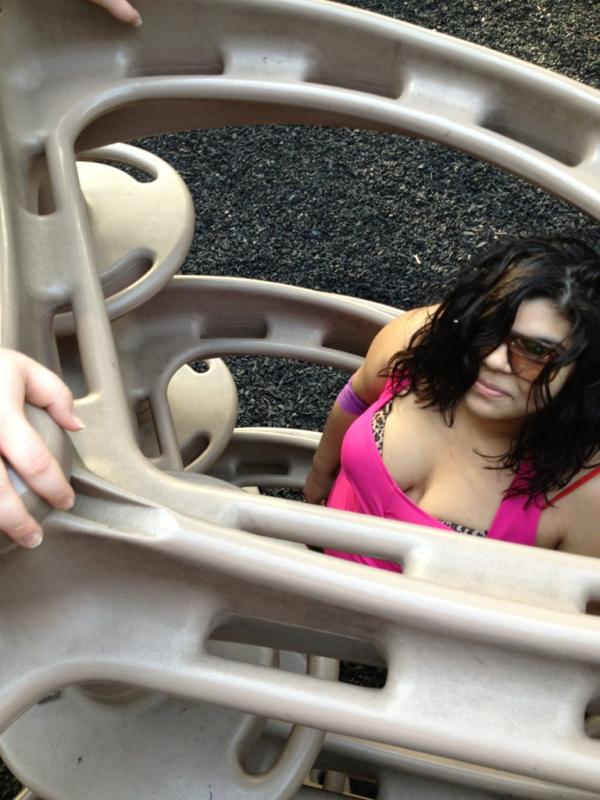 braunie92's tweet photo. @_jgonz cleavage 101 http://t.co/1hVRtpyu