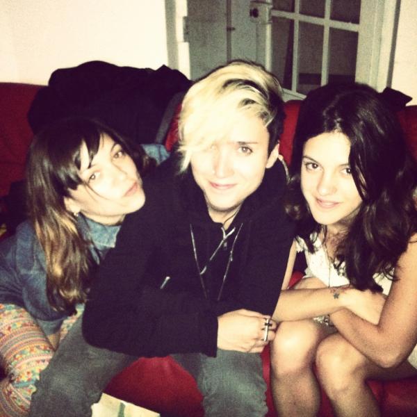lafourcade's tweet photo. #photopossibility #porquéno? Grabar una canción con todos mis amigos. Empezamos ayer. http://t.co/zs6kOENB