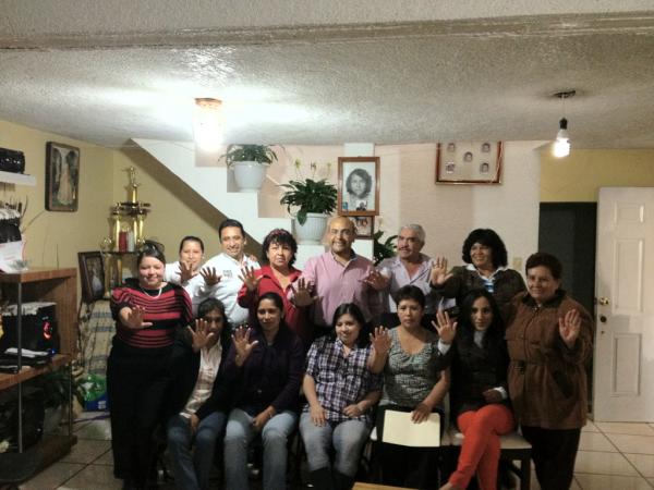 ri_coreno's tweet photo. Encuentro con amigos del Cuarto Cuartel #Huixquilucan con nuestro Candidato a Diputado Local Juan Millán http://t.co/sdekrVTu