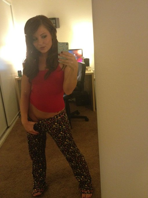 If you look close you can see my pussy http://t.co/1ZjYDw9c