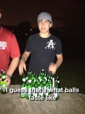 nick_liscio's tweet image. @ItsAlways_Sonny #2ndTime #3BeerQueer #lightweight @james_liscio @Cheek_yoself