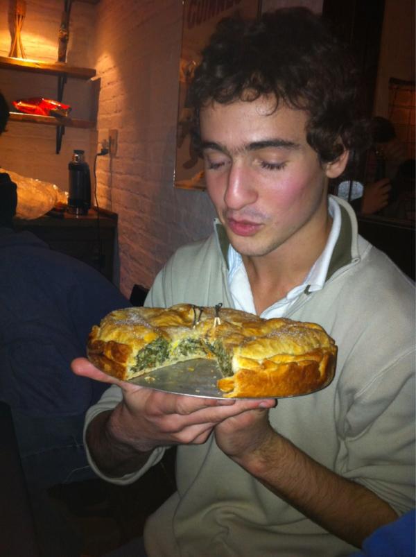 chopo32's tweet photo. Algunos tienen torta d chocolate para el cumpleaños... Bocha no #grancumple http://t.co/tWhfdg1Q