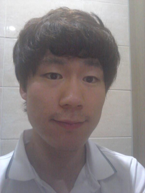 dod00123's tweet photo. 오늘은 시원한 바람이 부는데요? ㅋ http://t.co/aEUG7ySD