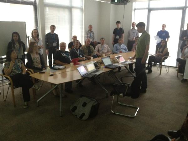 LonTechUnconf's tweet photo. Timi's session on Macs at TR is proving popular ;) http://t.co/xLZMd2mc