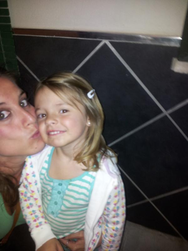 elenmaldi's tweet photo. Jajajaj madtre mia q rapidez!! Tu si que stas al tanto de todo http://t.co/QVIyCrLS