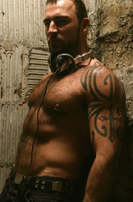 Rawhung8's tweet photo. Jam 24/7 to the Hottest DJ Mixed Dance Music on Raw World Radio! http://t.co/8UiAvI73 http://t.co/Dk884EZR