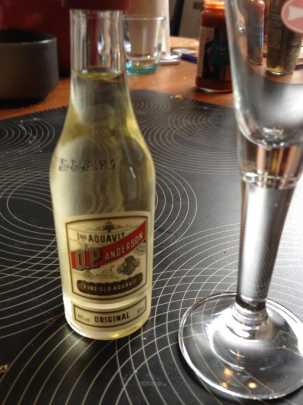 andersihugget's tweet image. Ölen till maten kanske blir Engelsk ikväll men nubben är Svensk! #nubbe #em12se