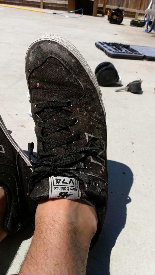 BryanZacharias's tweet image. Wreckin shoes like it's 2011 #poolboyproblems